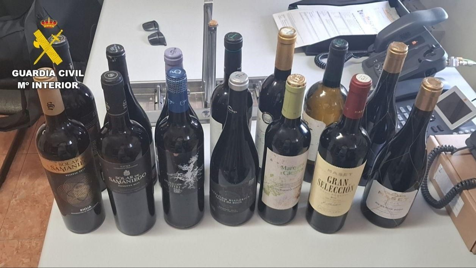Parte de los efectos robados de un restaurante en Fene