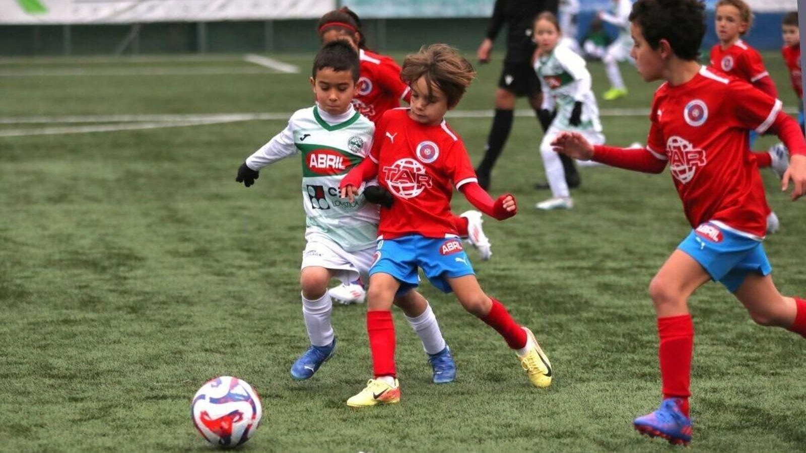 Pabellón y UD Ourense, se midieron en Os Carrís. | Fotos: Marcos Atrio/Miguel Ángel