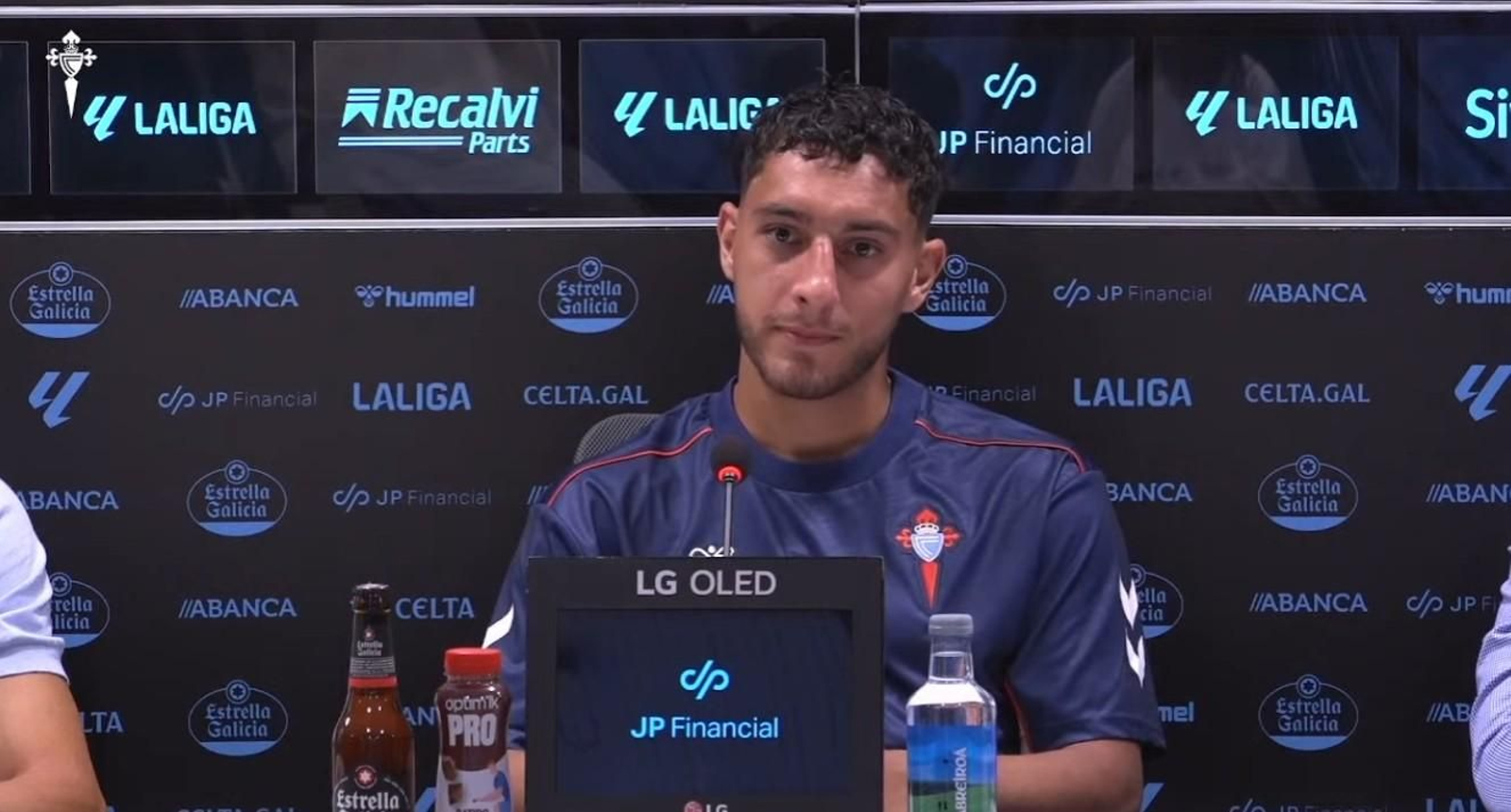 Sebastián Cáceres, en su presentación en Afouteza.
