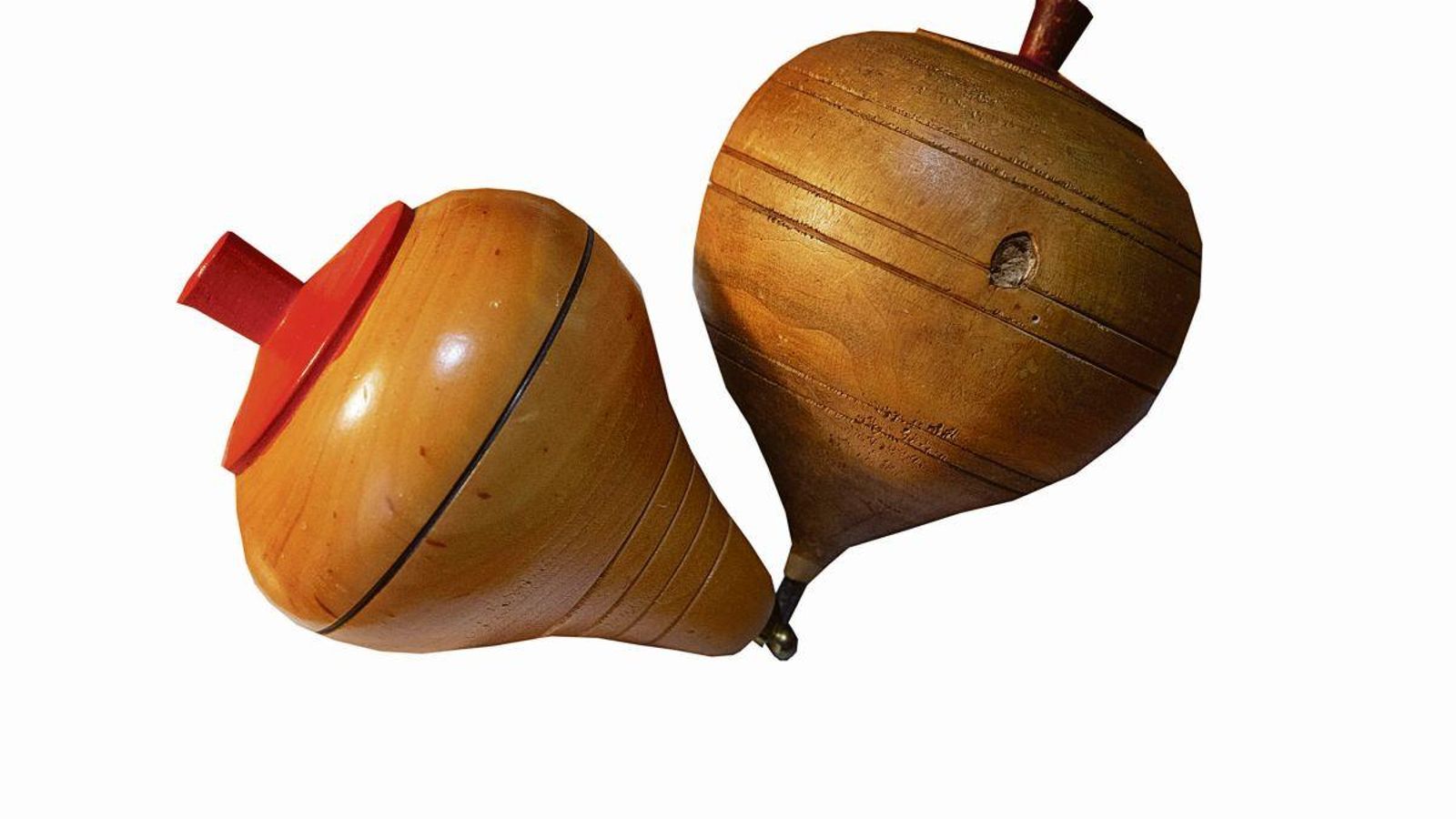 Tamaño poco frecuente. La de la derecha es obra de artesano, la otra es industrial.