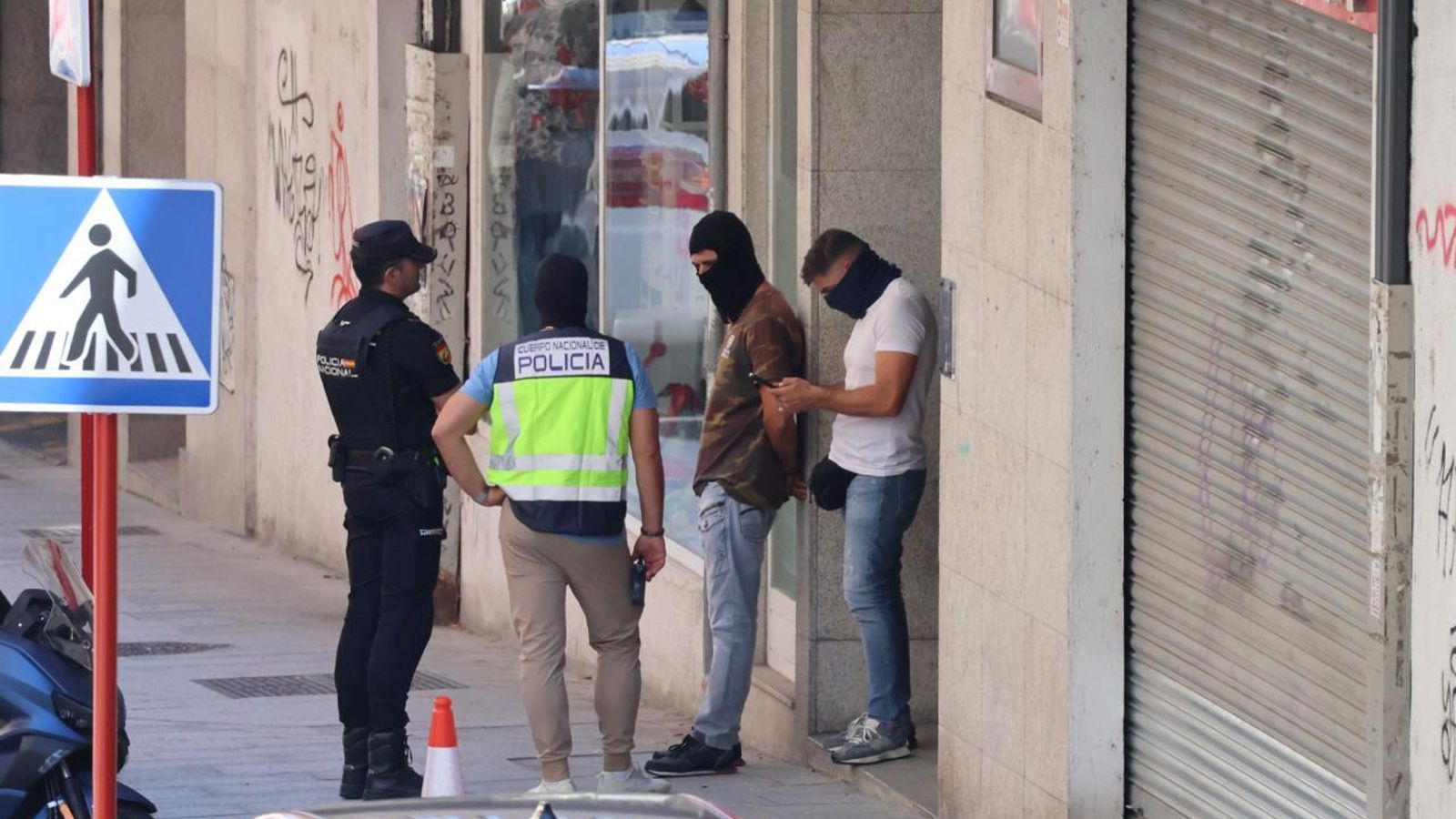 Imágenes de la redada en la Avenida Portugal.