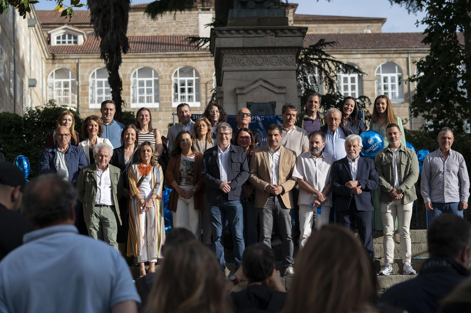 Galería | Ourense sale de compras nocturnas en la Shopping Night