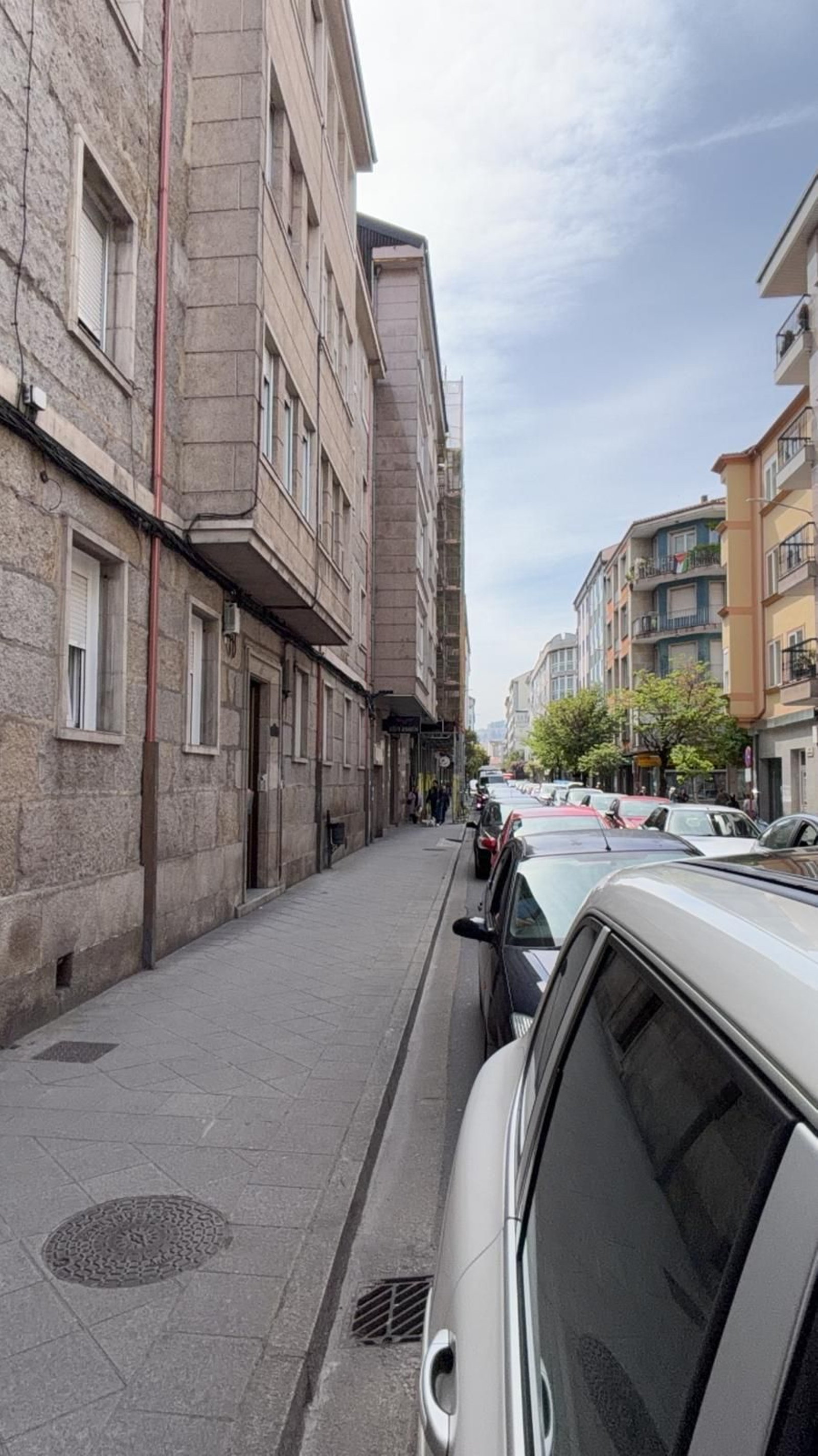 Galería | Obras, inicio de fin de semana y vuelta ciclista crean caos vial en Ourense