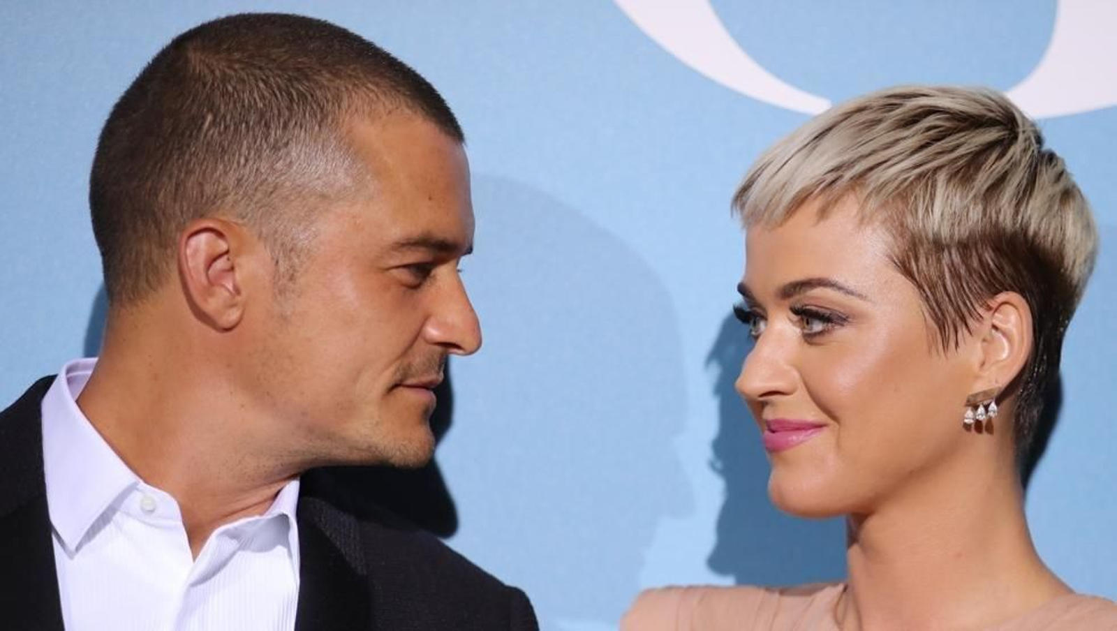 Katy Perry le gasta una broma a Orlando Bloom