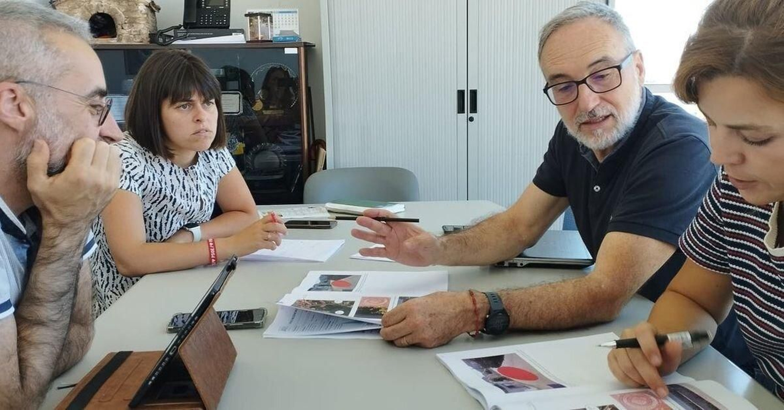 Reunión de Augas Limpas con el gobierno local y la UTE el pasado 3 de julio.