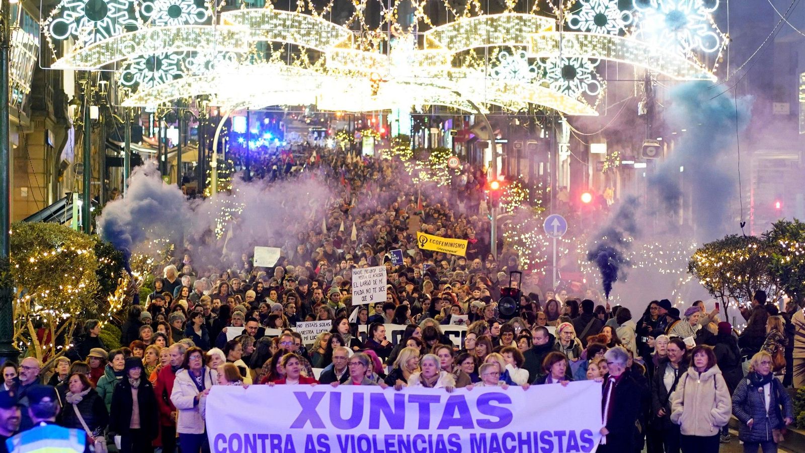 Galería | Vigo se une contra la violencia de género en el 25N