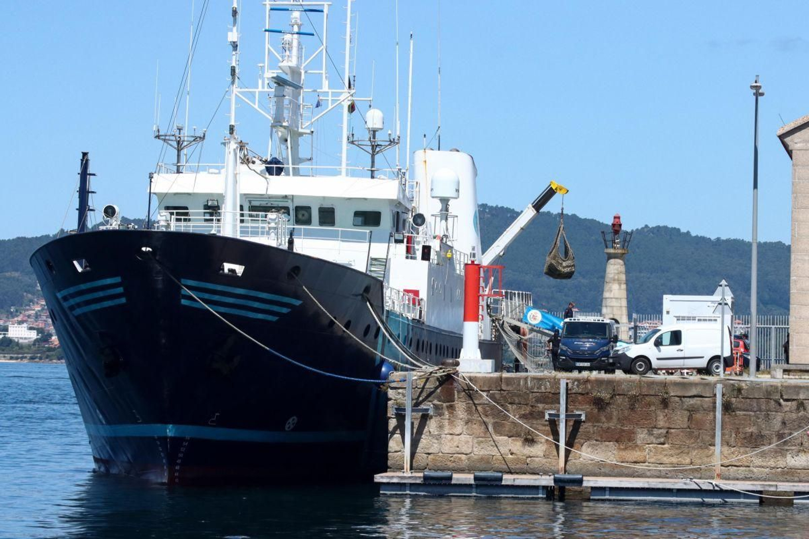 El “Petrel I” descargó el pasado lunes en Vigo media tonelada de cocaína apresada en un pesquero venezolano.