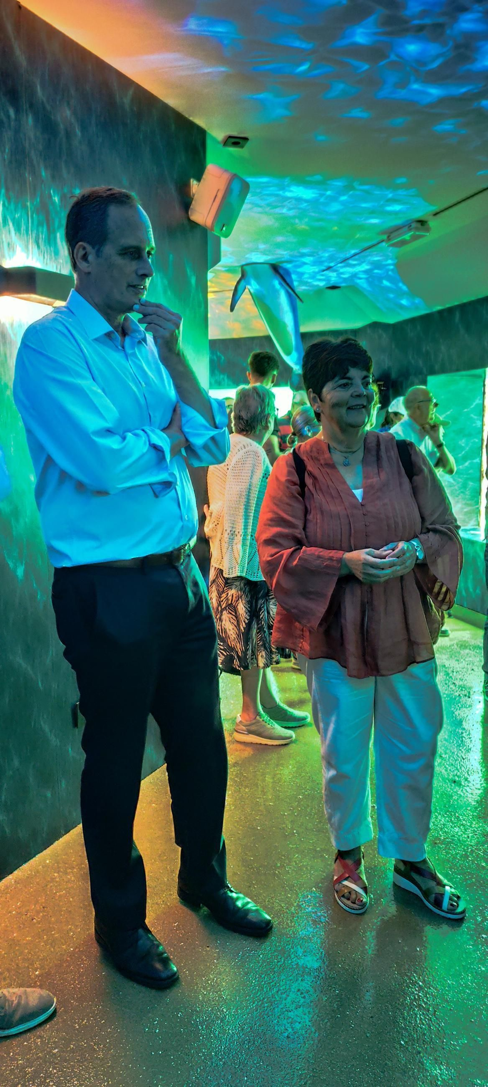 Carlos Botana y Carmen García Mateo, en el visor submarino de Bouzas.