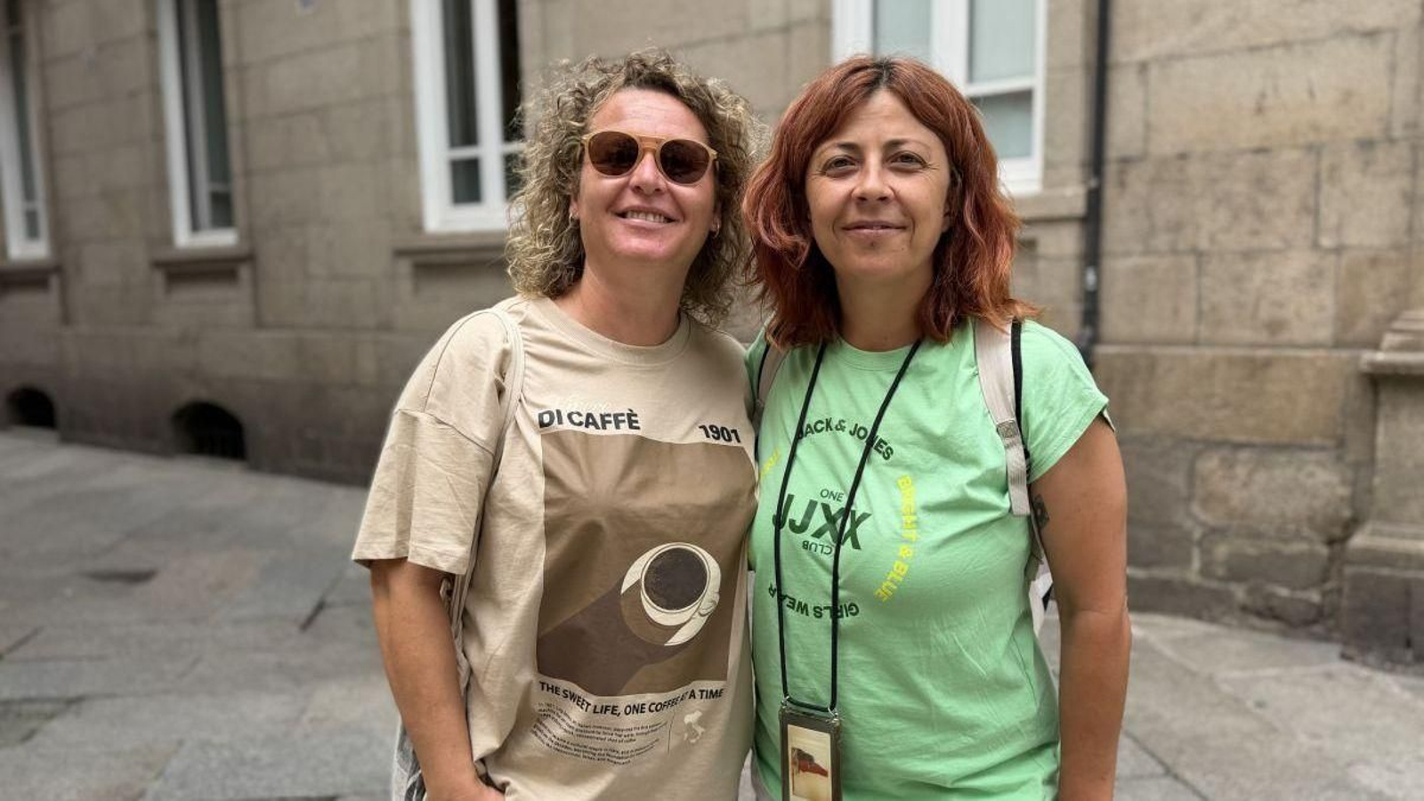 Turistas gaditanas en la Plaza Mayor, ayer viernes.