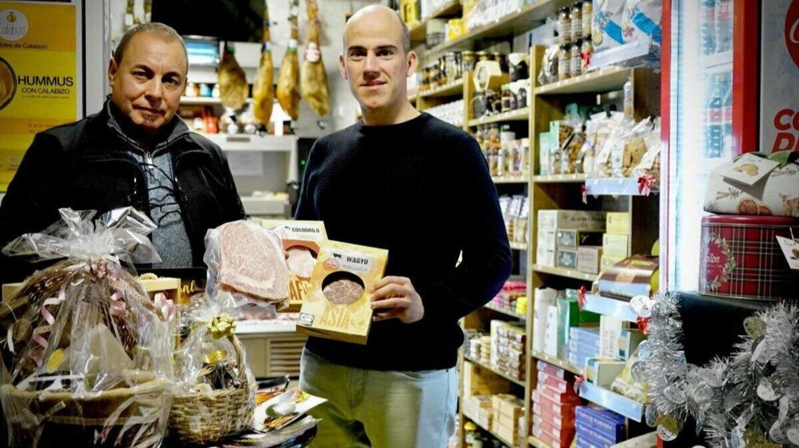 José Ángel y Luis en Galicia Gourmet, ubicado en Santo Domingo, 4, praza do Ferro, Ourense. | Foto: Marcos Atrio