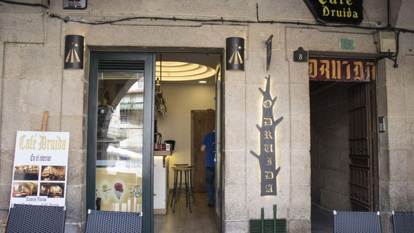 Pasión por la cerveza más exquisita: Marcos Padrón, de Hora Meiga, destaca su variedad de marcas importadas.