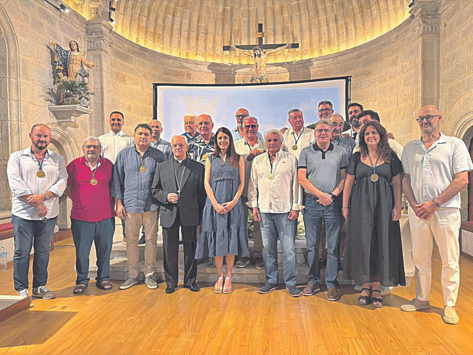 Galería | Brindis, música y tradición para inaugurar la Feria del Viño de Monterrei, en fotos