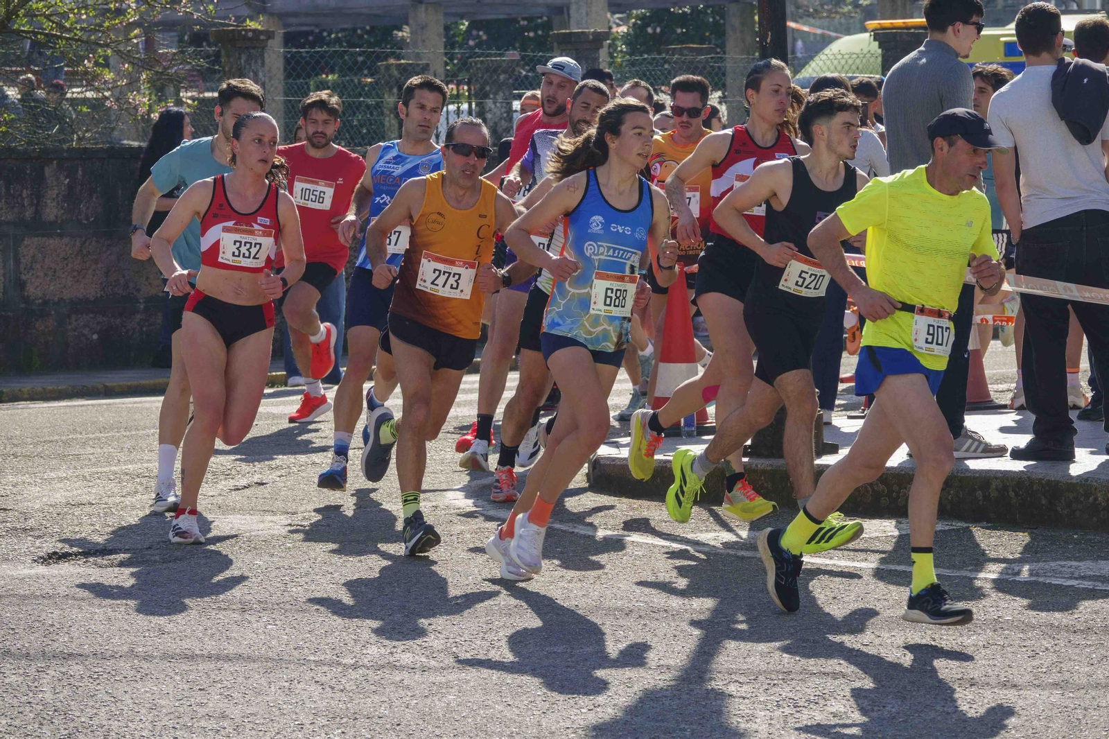 Galería | Pequeños y mayores se divierten en la 10K de Porriño