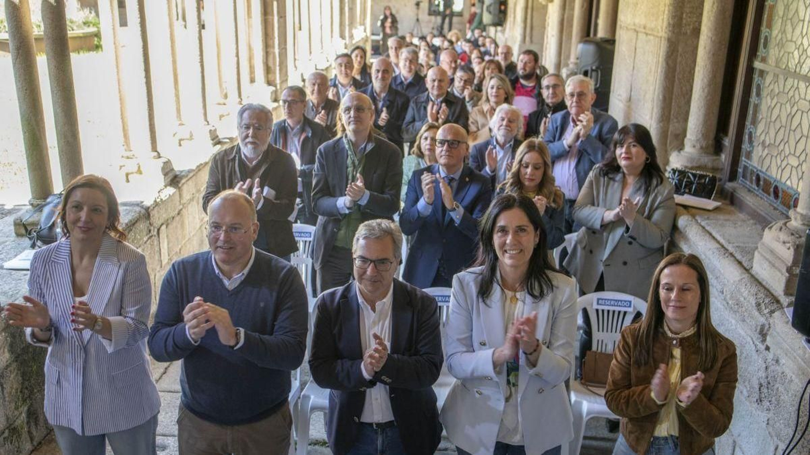 Foto de familia de los populares durante la Interparlamentaria.
