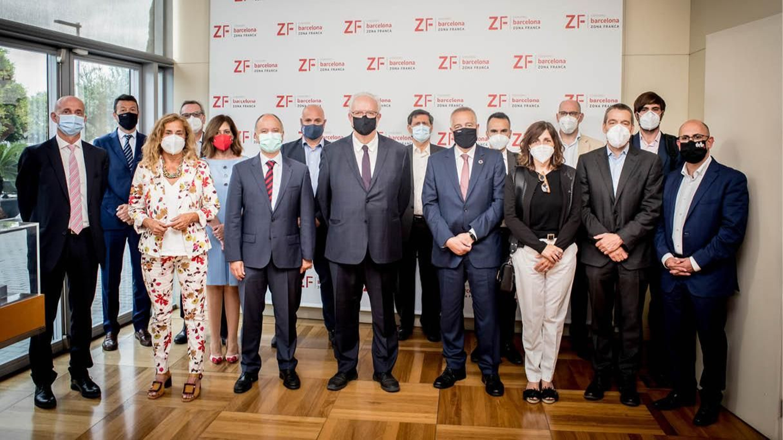 Carmela Silva y David Regades, en el encuentro organizado en Barcelona con presencia de los socios del proyecto.