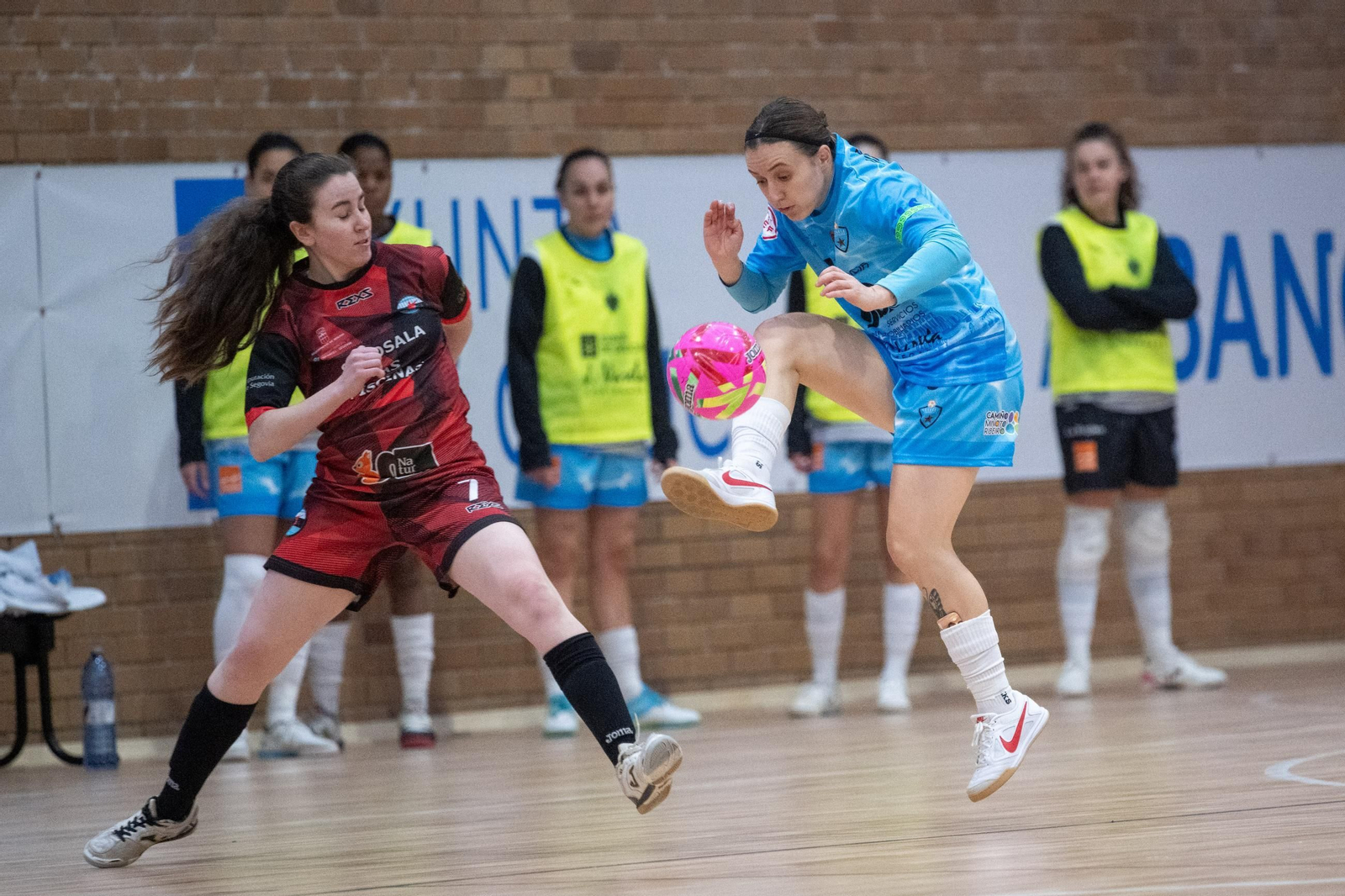 Galería | Así se vivió el intenso duelo entre el Estrela Cortega y Segosala