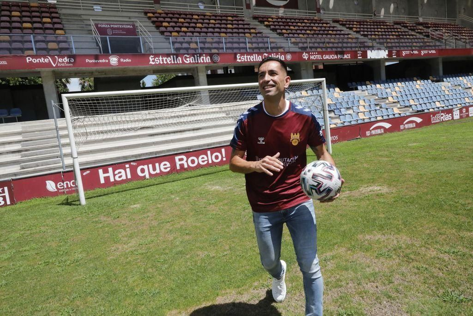 Charles regresa al Pontevedra.