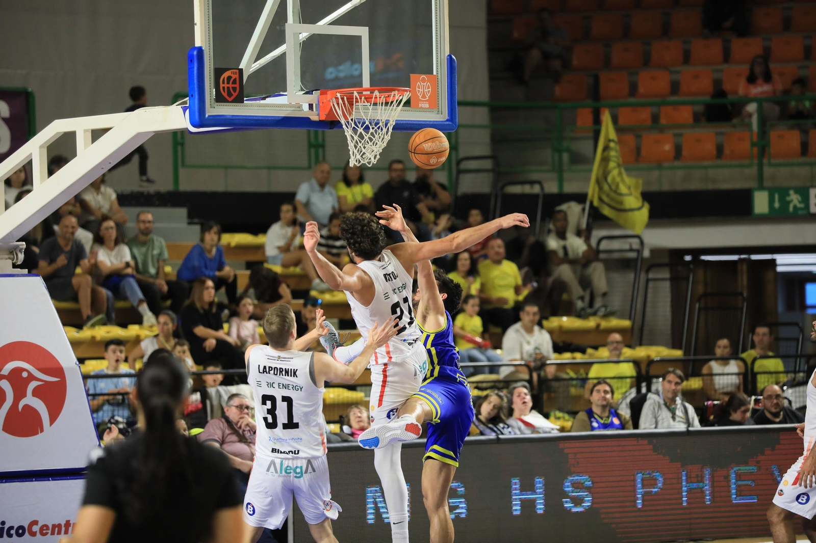 Galería | El Pazo y el COB sufren la primera derrota de la temporada ante el Cantabria