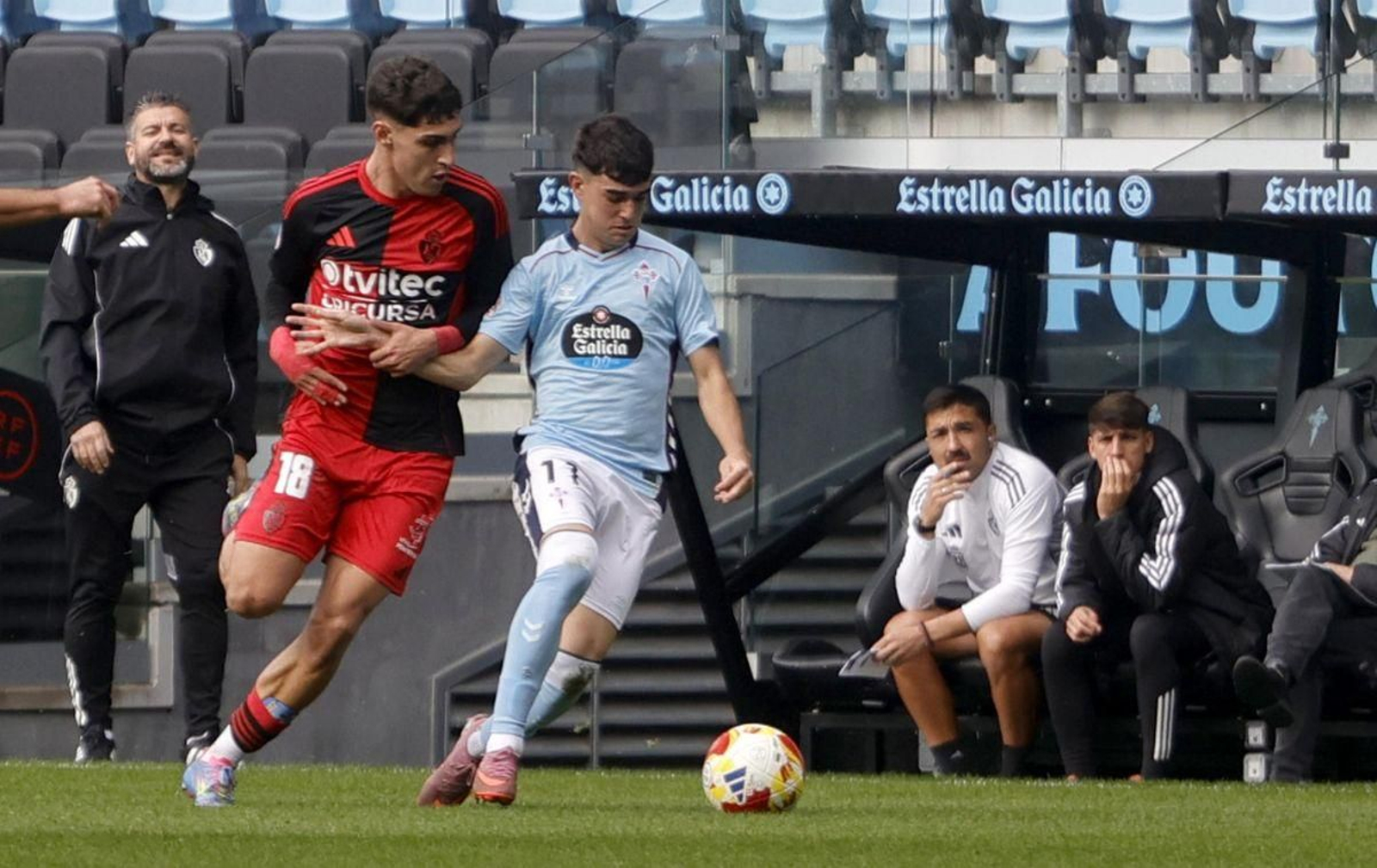 El rosaleiro Ángel Arcos vuelve a la dinámica del filial después de contar con minutos en la experiencia copera del primer equipo en Sant Andreu.