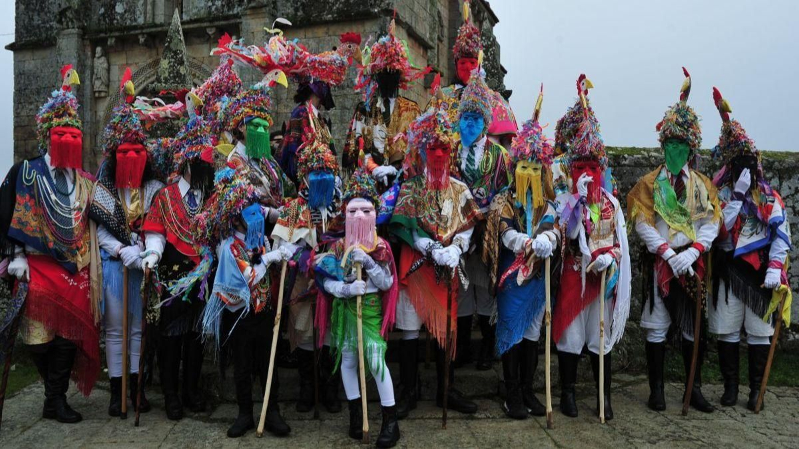 Galos da Mezquita (A Merca) reunidos nun Entroido anterior.