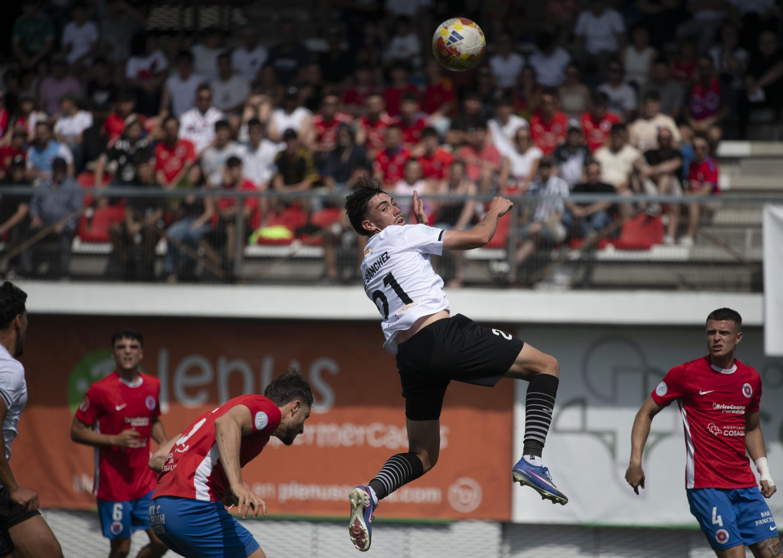 Galería | Las mejores jugadas del partido entre la UD Ourense y la UB Conquense, en imágenes