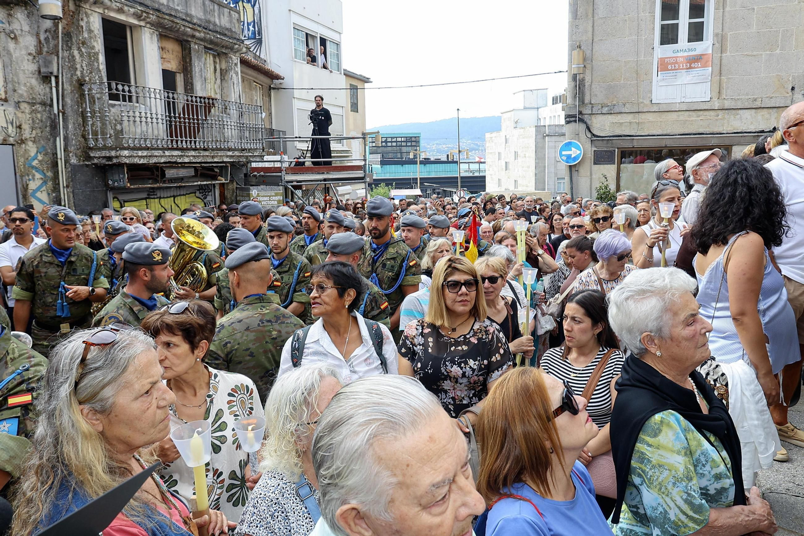 Galería | Misa por el Cristo da Victoria en Vigo y la concurrida procesión