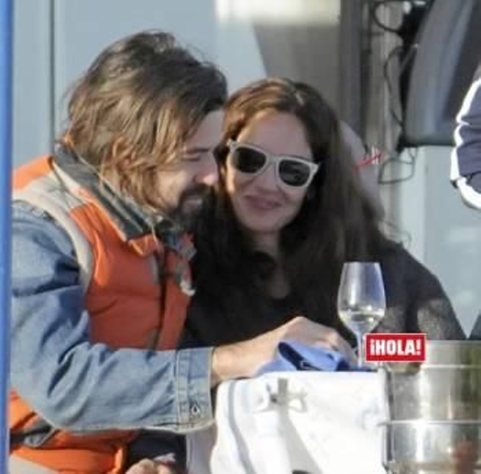 Pau Donés y Eugenia Silva. (Foto: Hola.com)