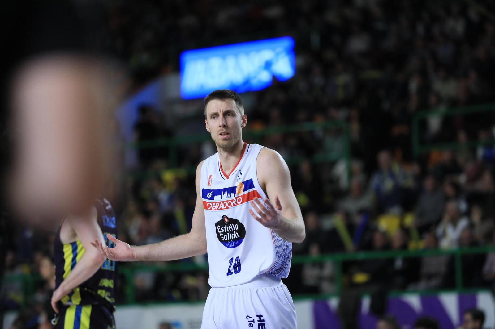 Galería | El Pazo, a reventar para el derbi COB-Obradoiro