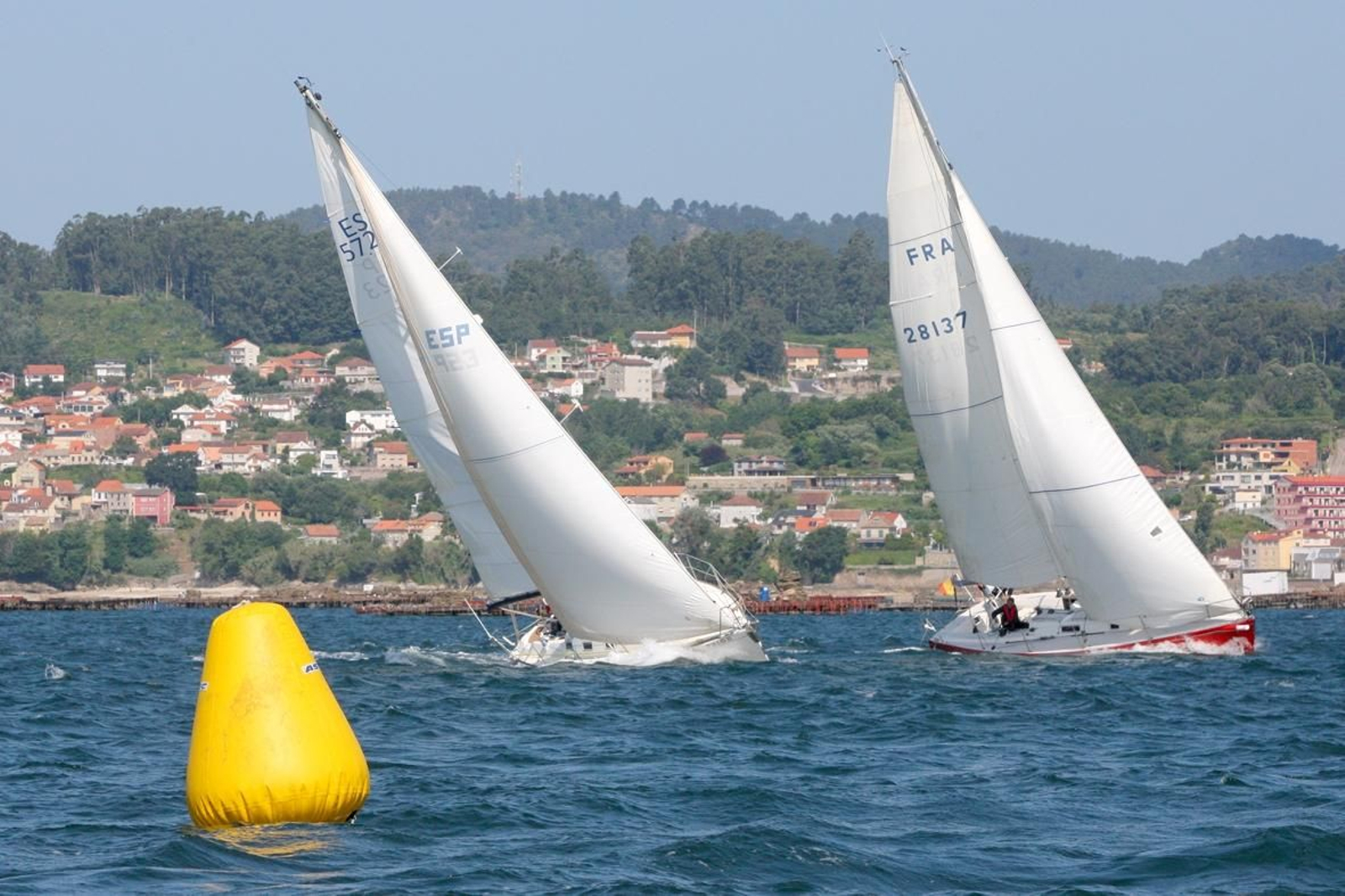 La cita es para cruceros de tres tripulantes o menos.