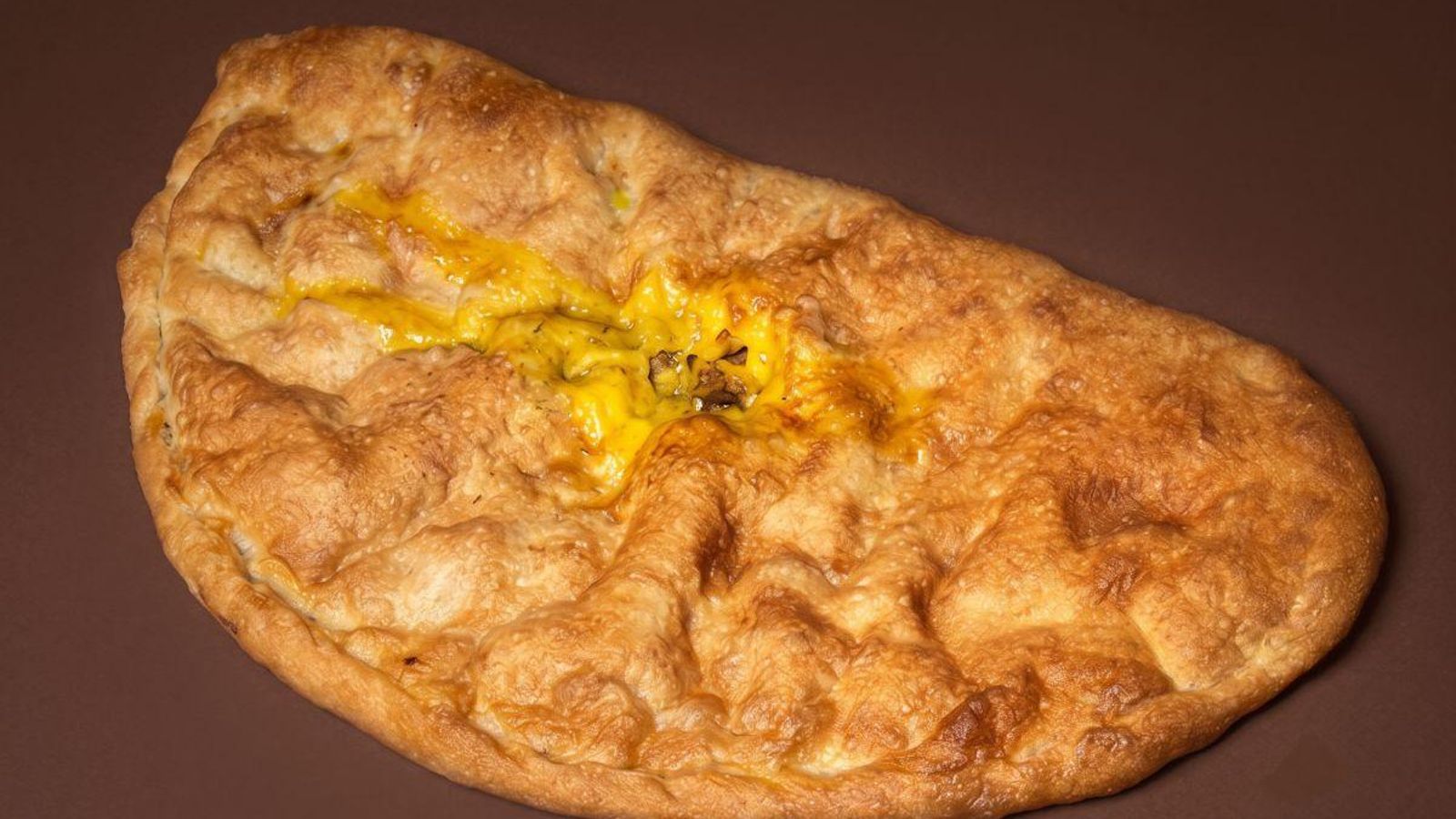 Formatos especiales: la media empanada de Arte Sano, una propuesta innovadora.