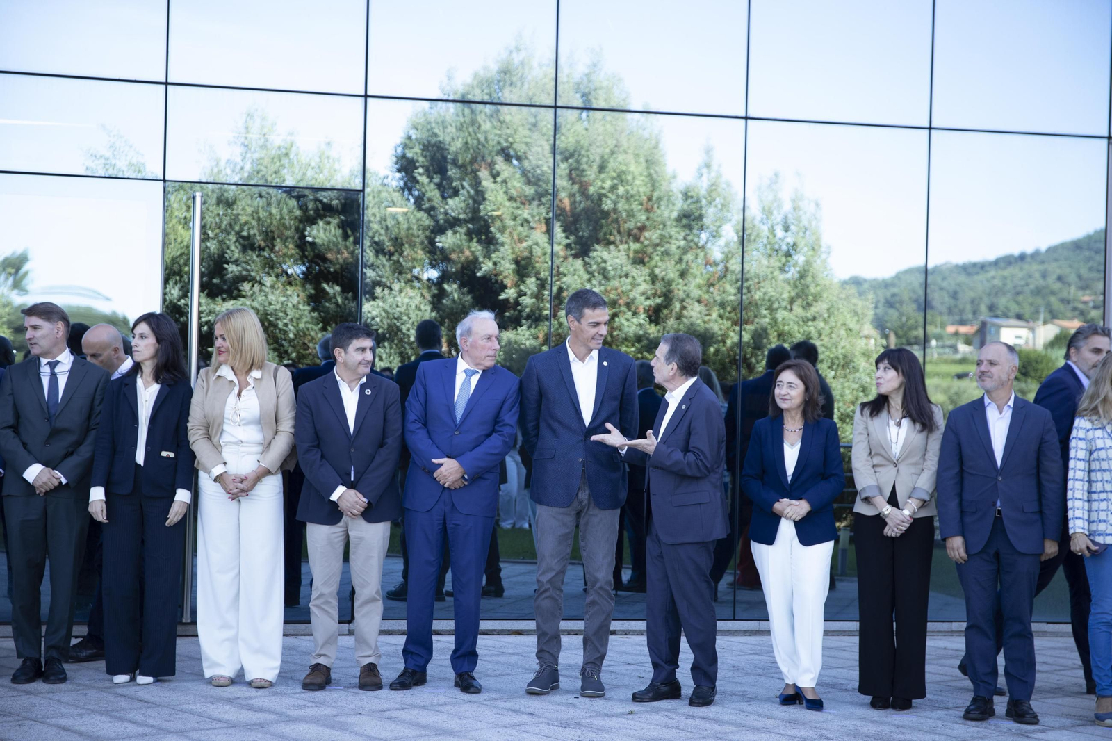 Galería | Pedro Sánchez visita las instalaciones de Delta Vigo en el PTL de Valadares