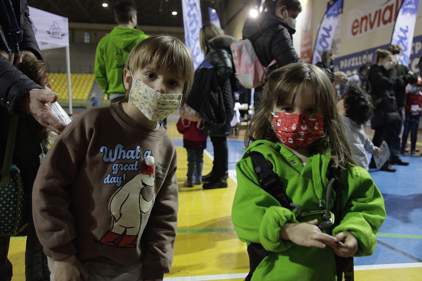 La mascarilla era obligatoria, pero a David e Iria, que se lo pasaron en grande, no les importó lo más mínimo. (Miguel Ángel)