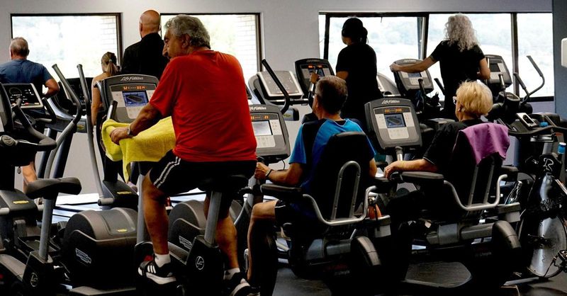 Cómo empezar en el gimnasio si nunca has entrenado: ejercicios básicos y errores que debes evitar