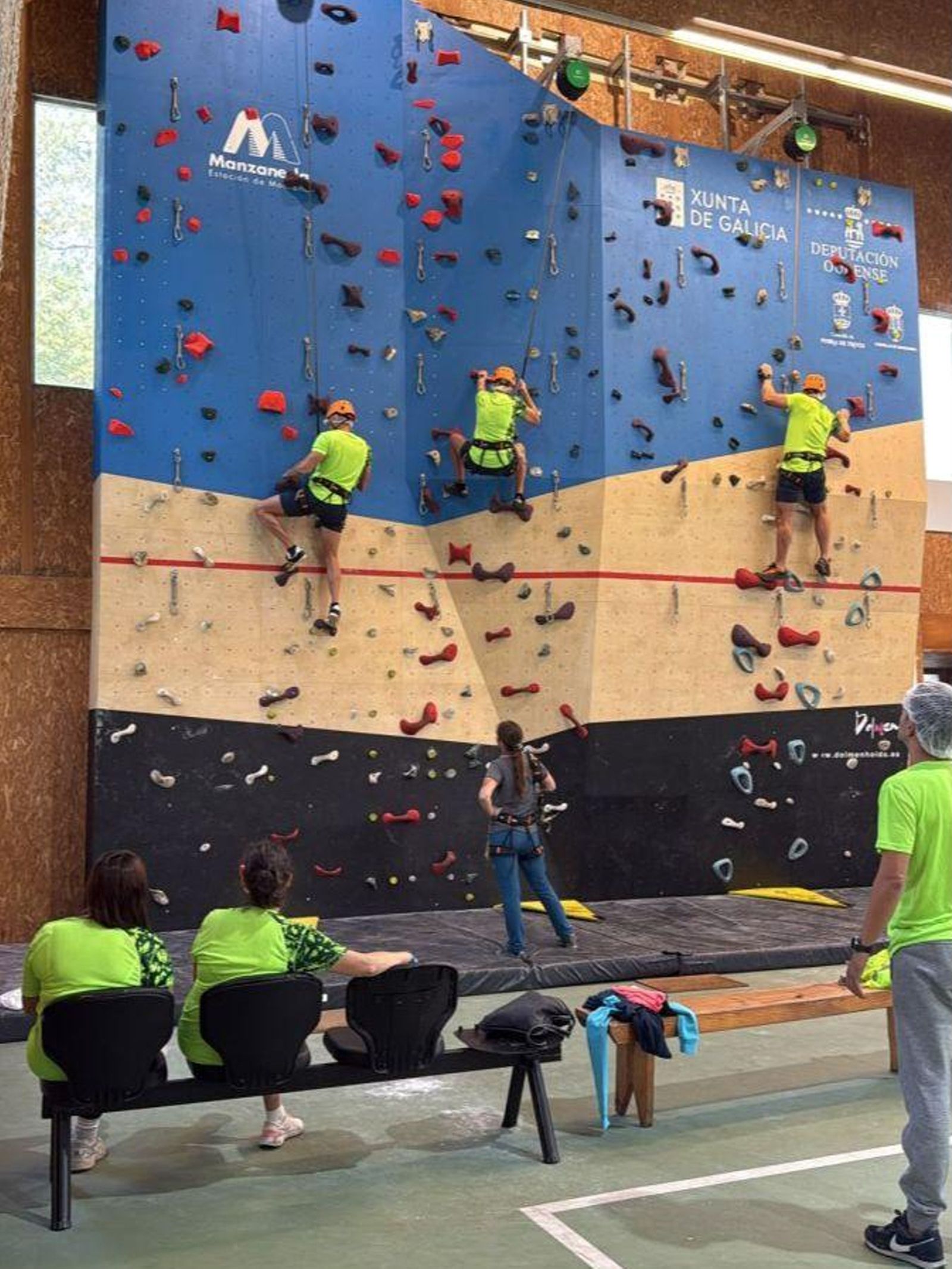 La escalada en bloque fue una de las actividades paralelas del Escualos.