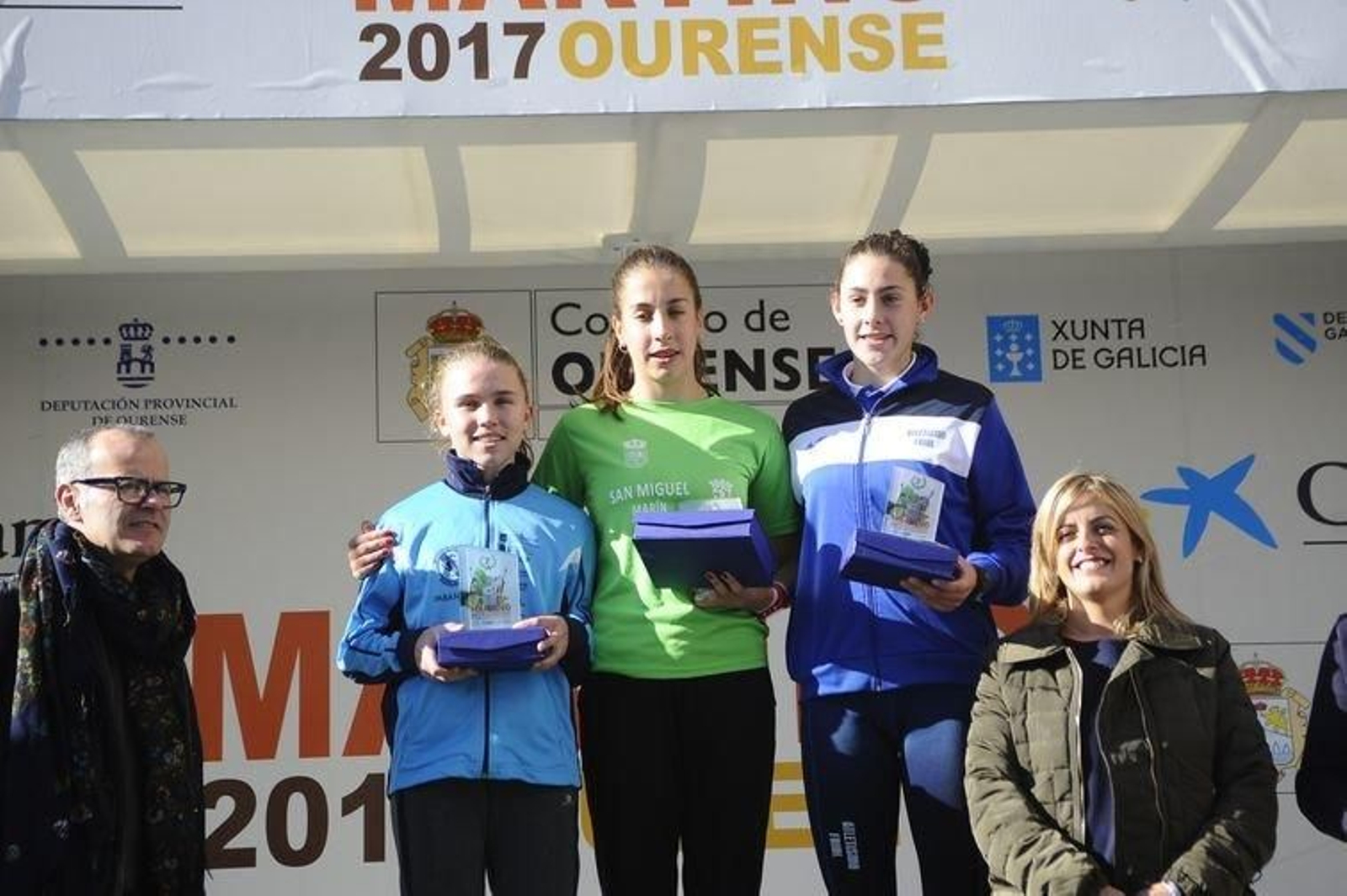 SUB 18 FEMENINO/ Blanca Armenteros, Natalia Castro y María Carballido.