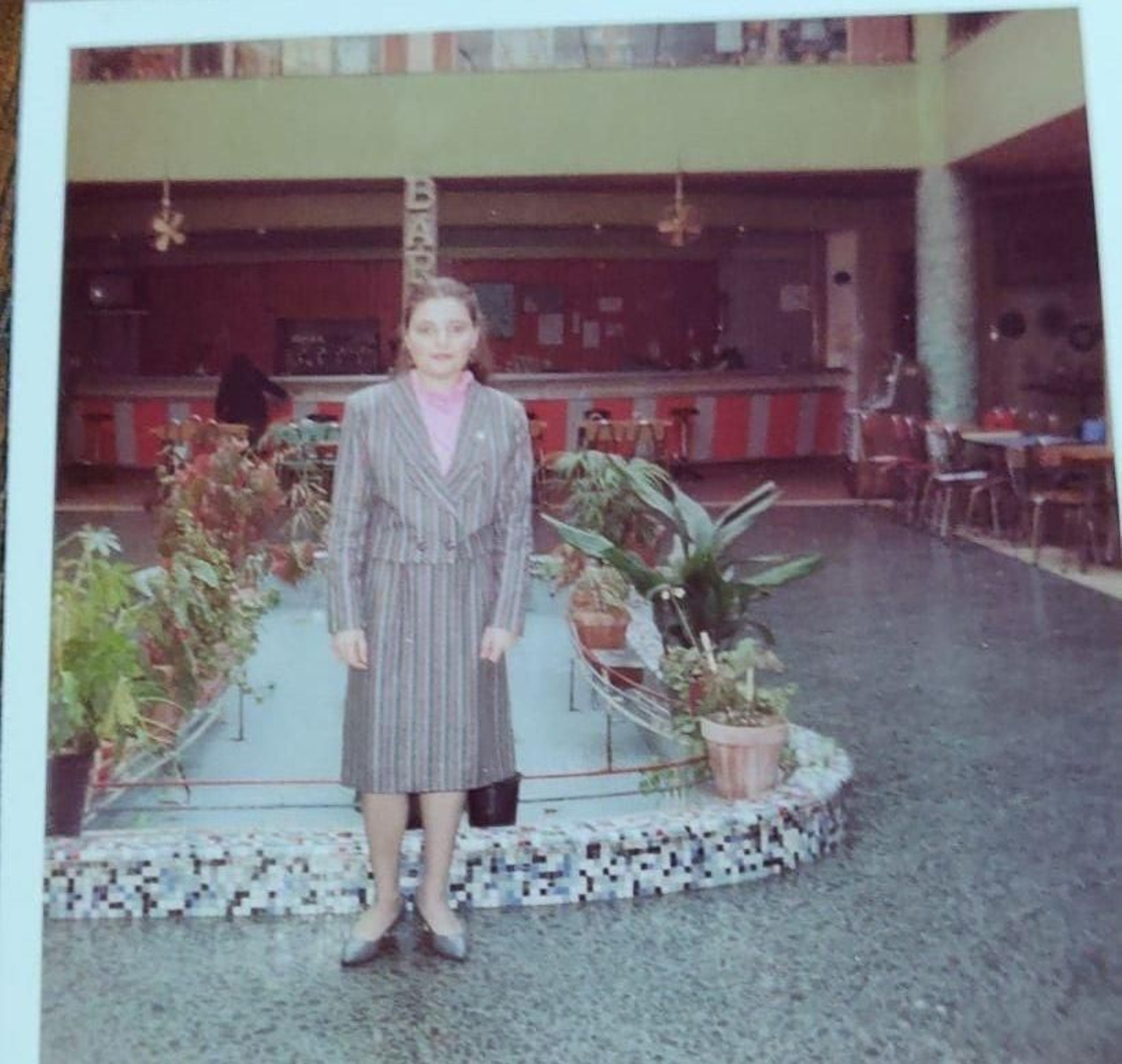 Título: Un día cualquiera en 1986 en el bar de las Galerías Centrales.

Enviada por: María Jose De Oliveira Galante