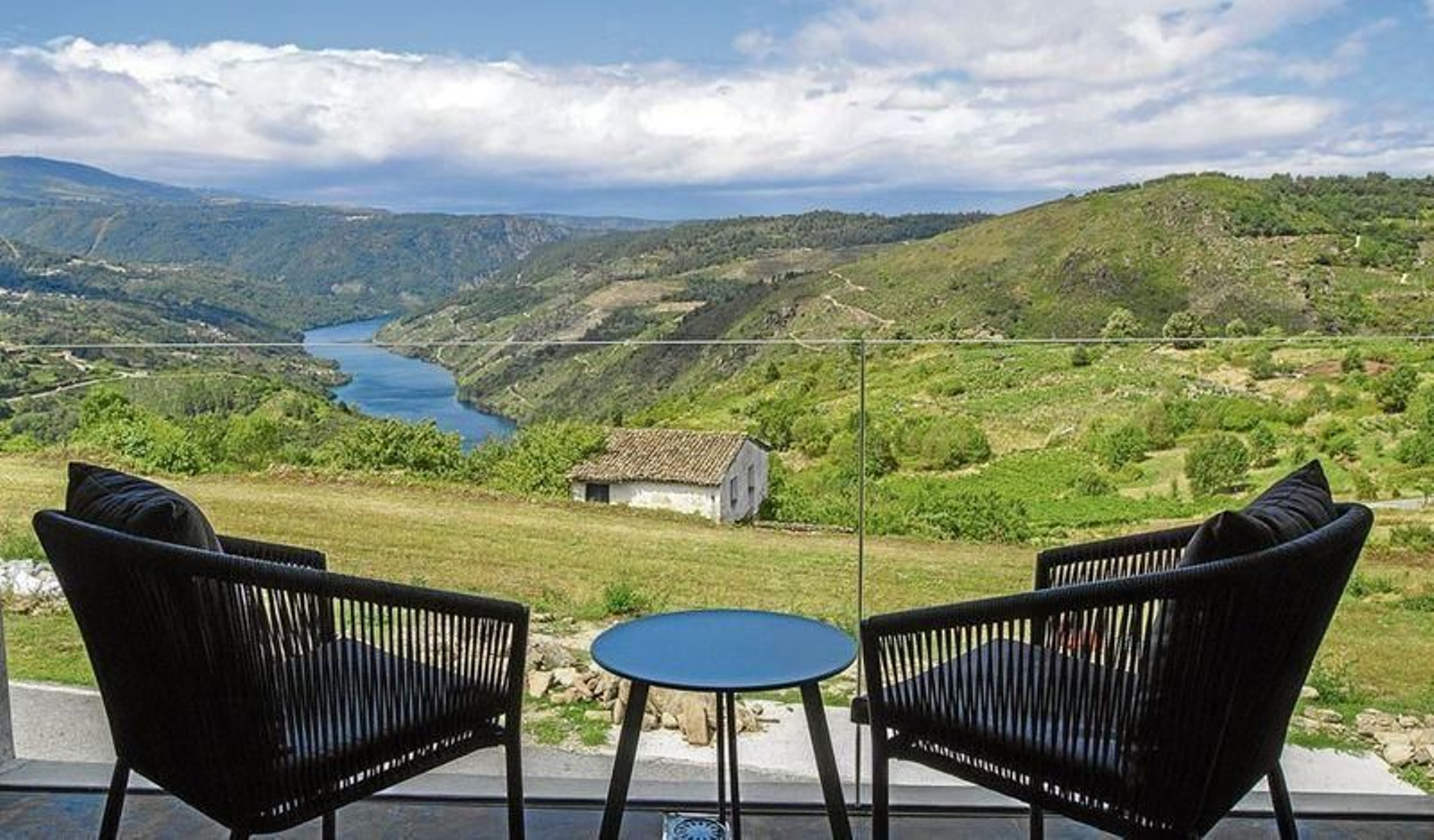 Vistas desde los pisos turísticos MIradores do Sil.