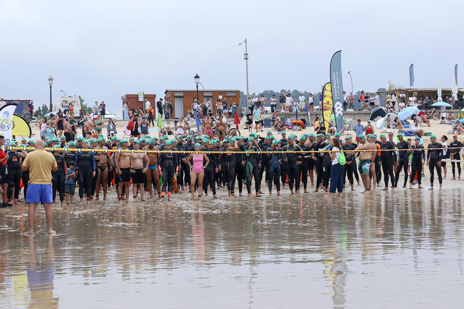 Galería | Centenares de nadadores se citan en Praia América para la Travesía a nado Costa Serena 2026