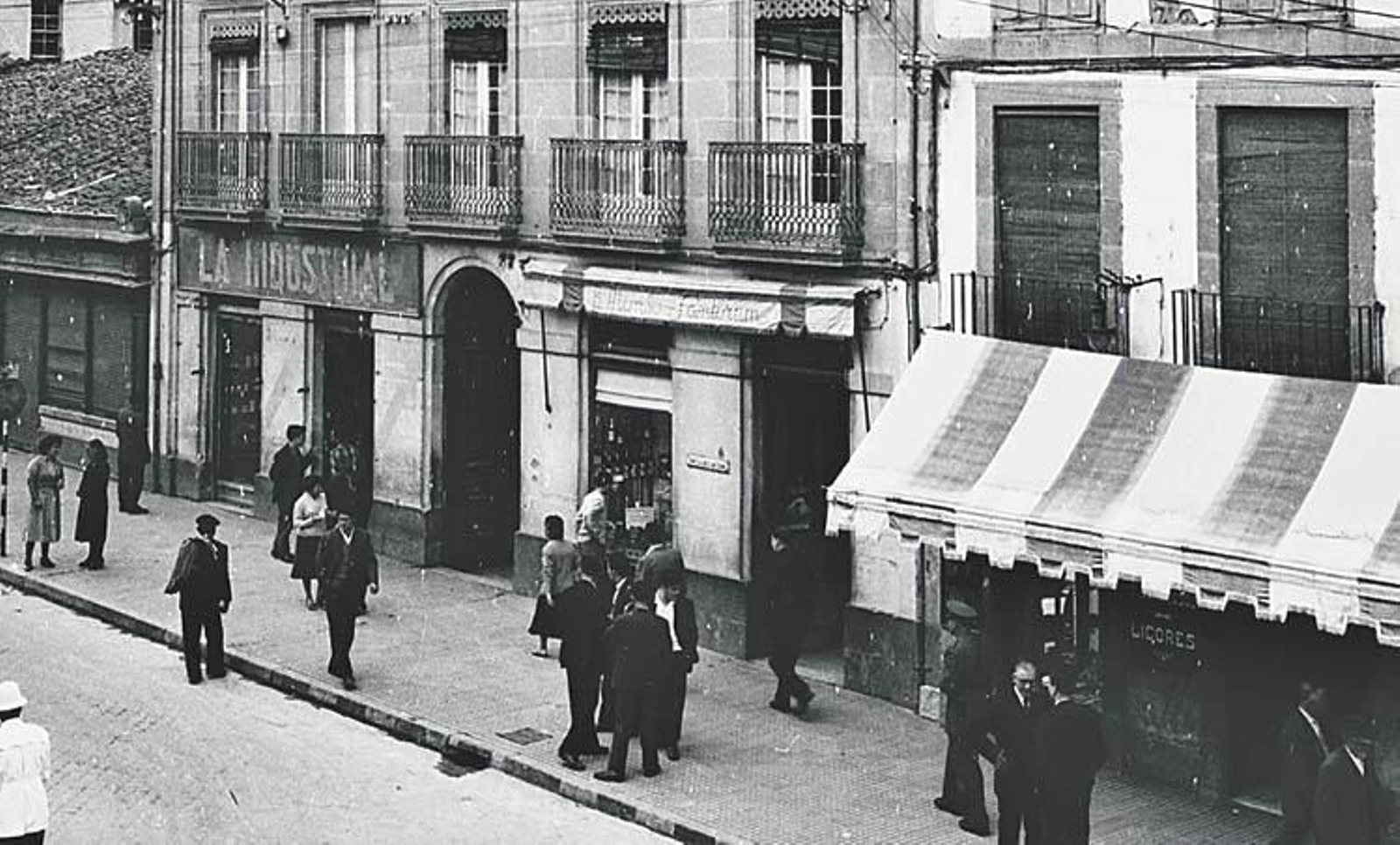 Confitería La Trinidad y la tienda de Santorum, “templos” para muchos en aquellos tiempos.