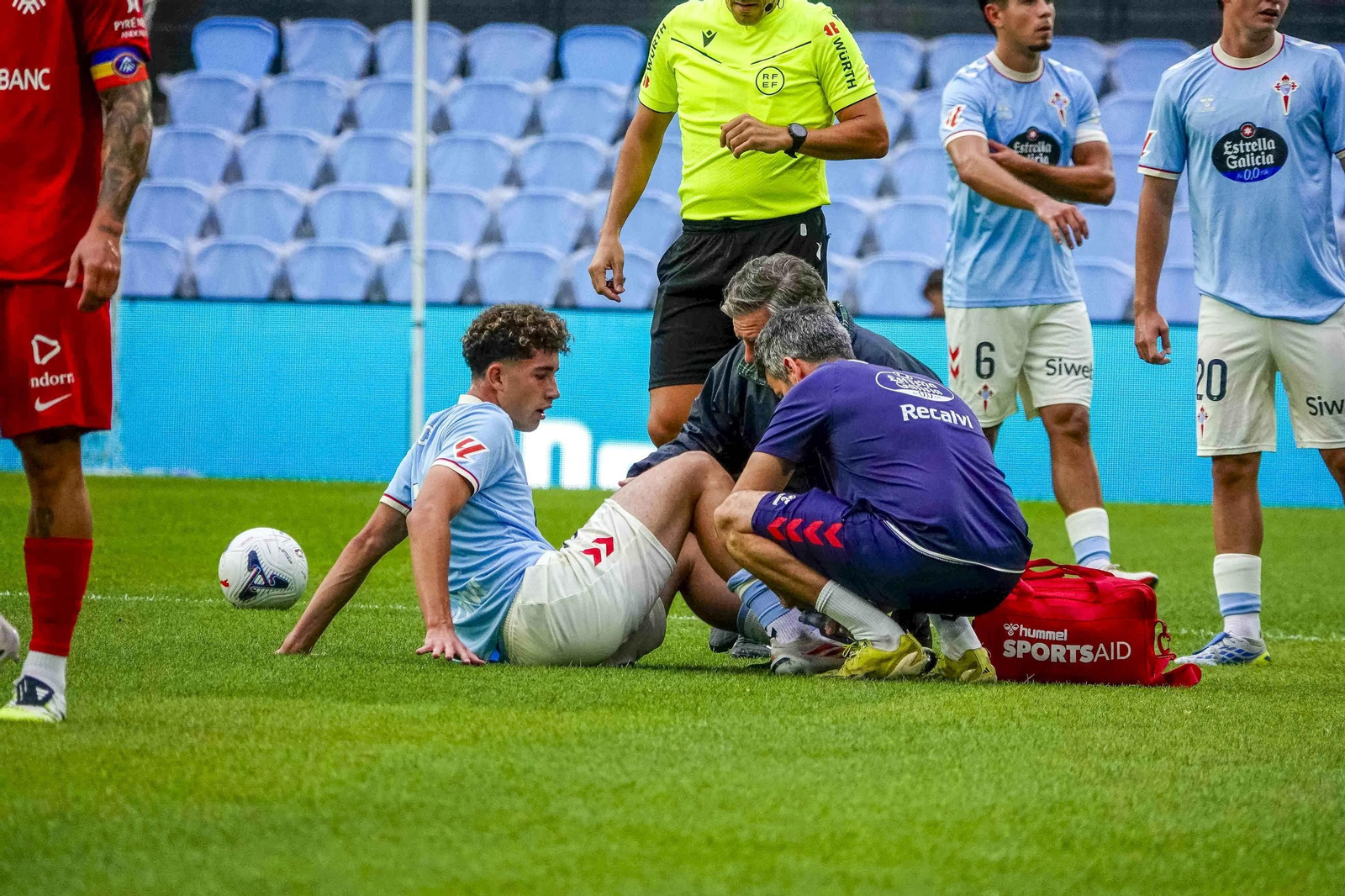 Galería | El Celta Fortuna se estrena como local en Segunda División