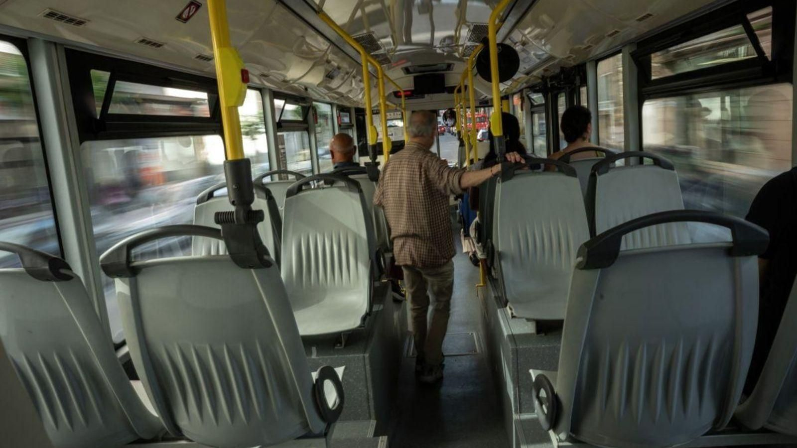 Imagen de un autobús urbano.