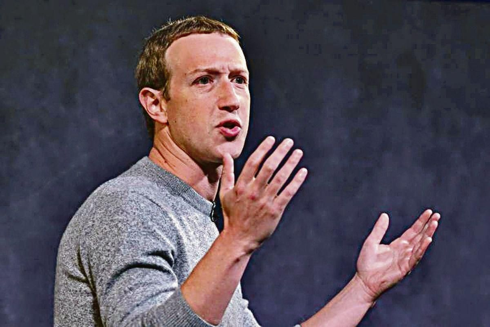 El fundador de Facebook, Mark Zuckerberg, durante una conferencia con analistas.