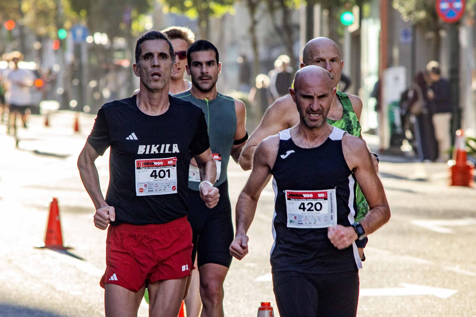 Galería | La Vigo en Marcha contra o Cancro congrega a 3.000 personas en su primera edición