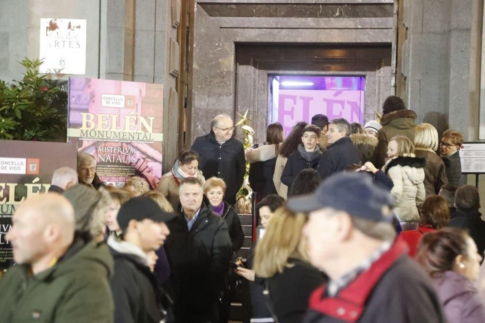 Los turistas invaden Vigo en el Puente219