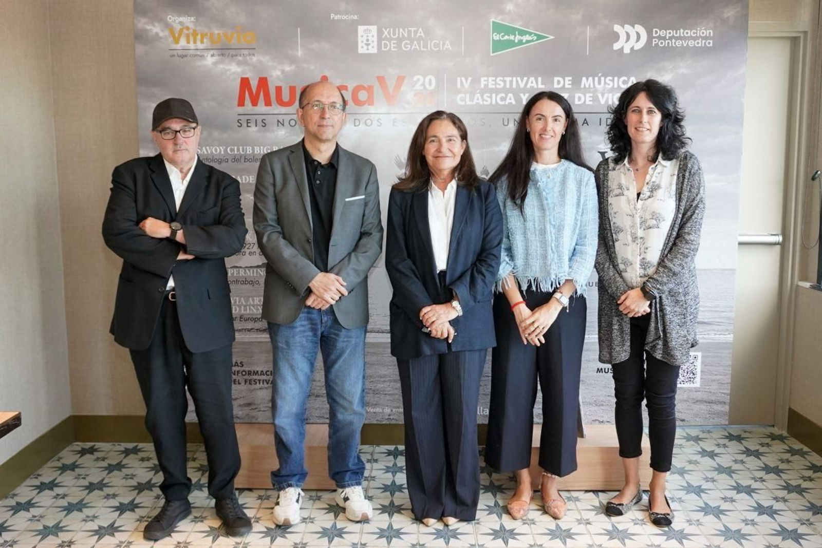 Javier Ferreiro, Anxo M. Lorenzo, Ana Ortiz, Fuencisla Cid y Rosanna Ojea, ayer en la presentación de MusicaV.