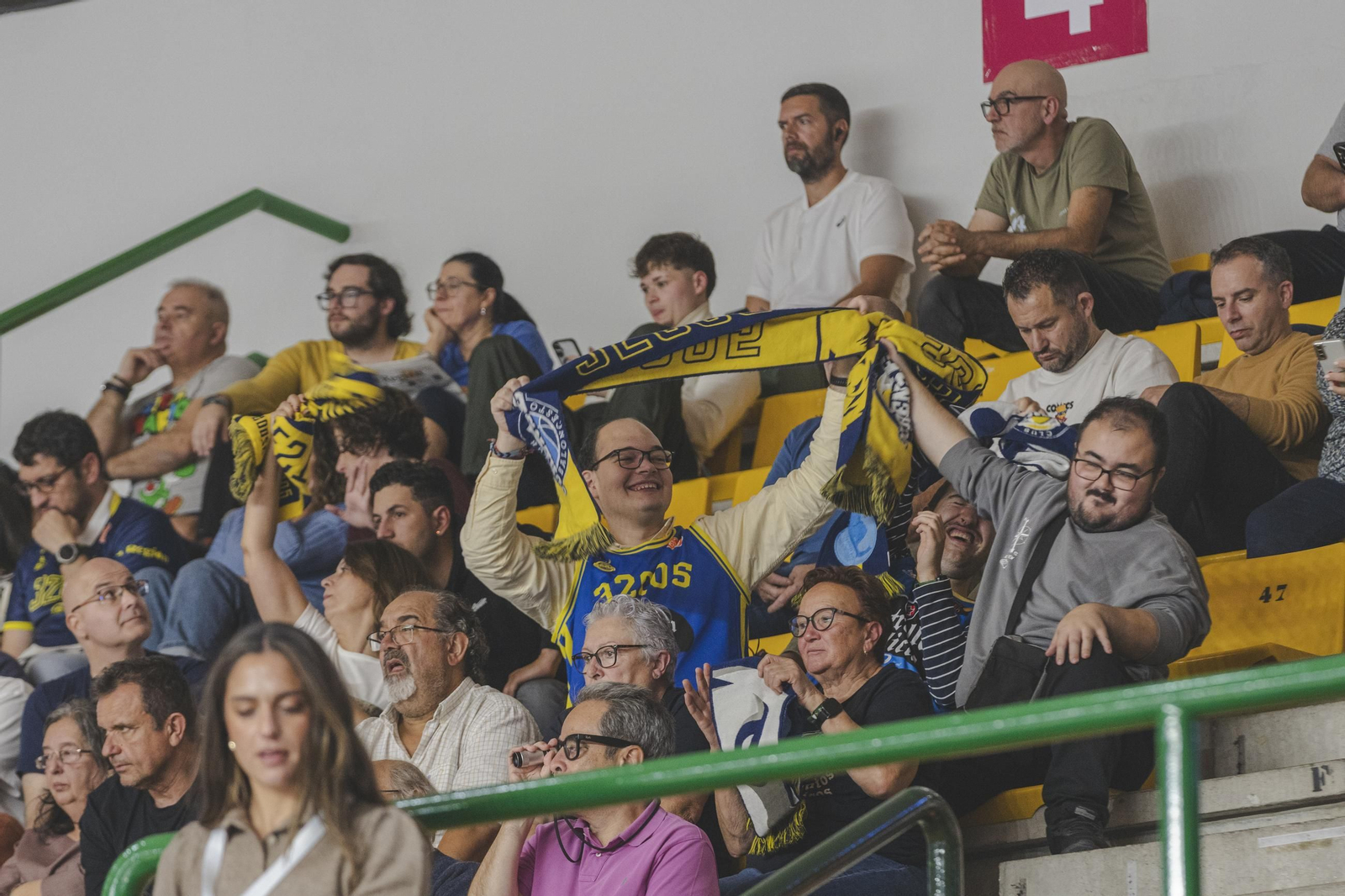 Galería | El COB asusta los fantasmas en Samaín y logra la victoria ante el Fibwi