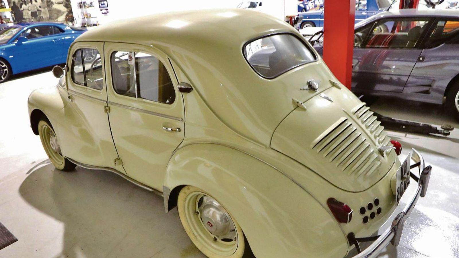 “Yo nací en un 4x4”, suele decir Luis refiriendose a este modelo propiedad de la familia en el que viajó desde niño. Sigue siendo un coche sentimentalmente precioso para toda una generación.