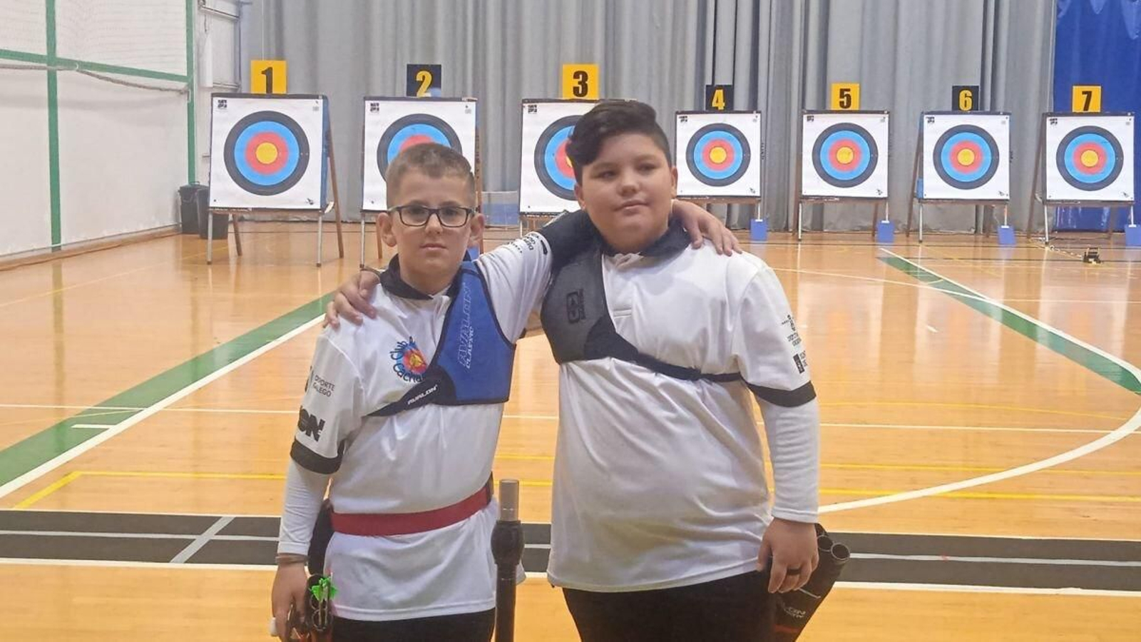 Los debutantes Héctor y Álex.