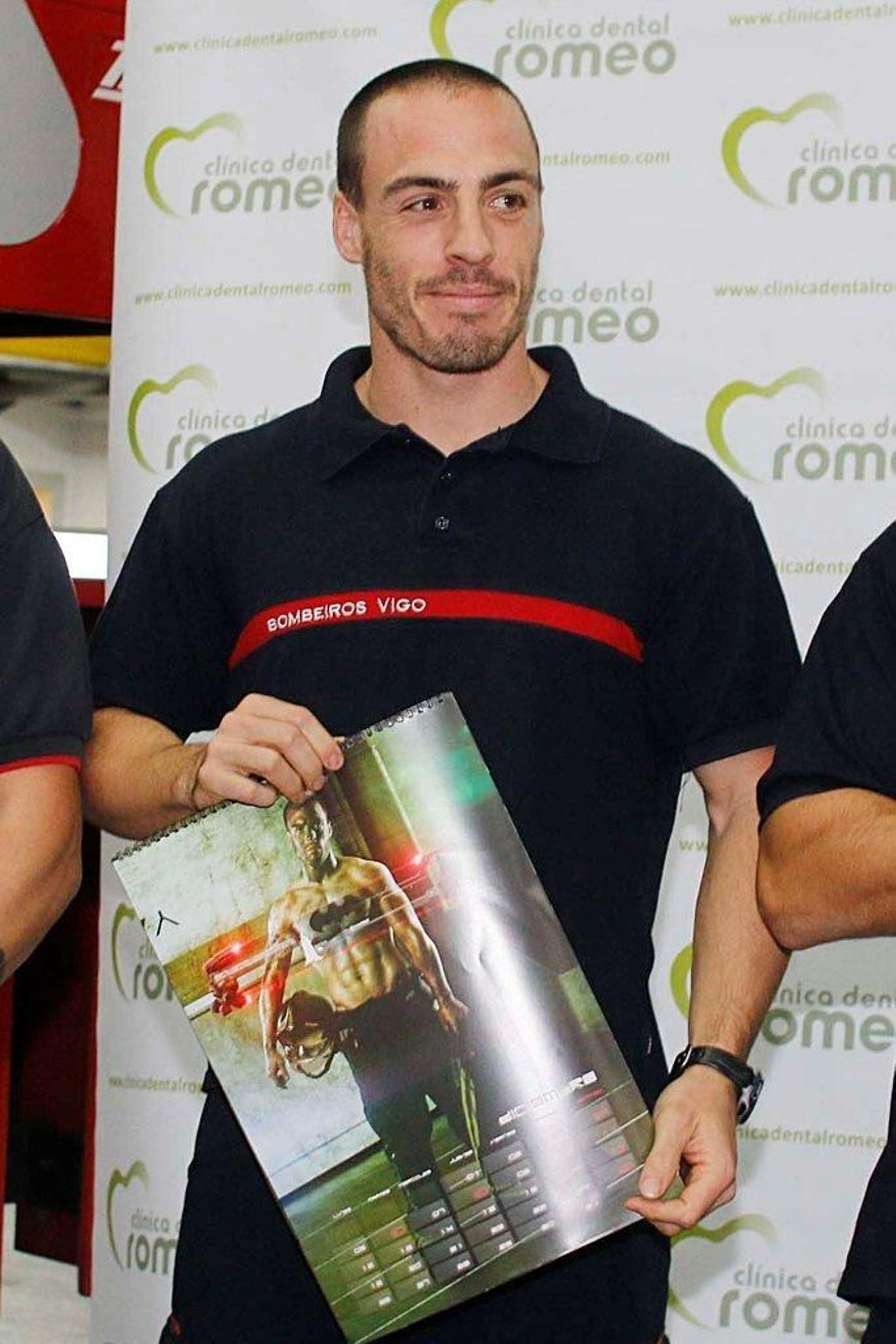 Calendario solidario de los bomberos de Vigo Foto JV Landín 05