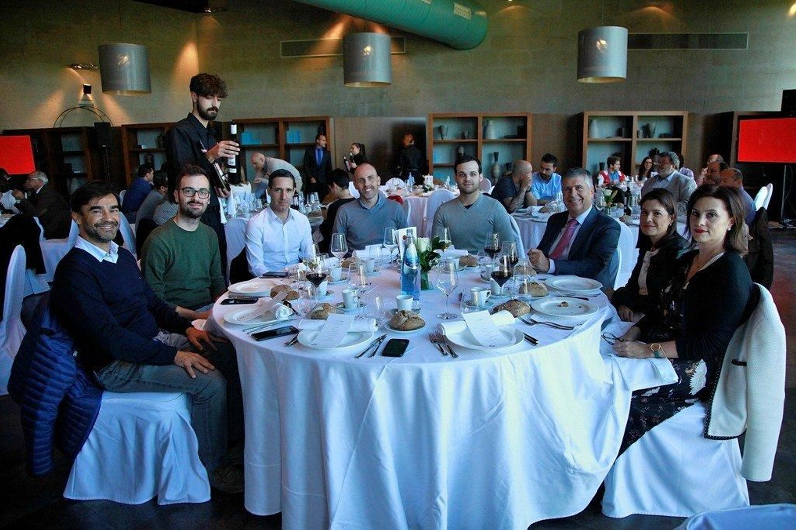 Jorge Bermello, Grupo Bermello; Andrés Hermida, redactor de La Región; Toño Alfaro, redactor de La Región; Jorge Ron, coordinador de Deportes de La Región; Rubén Manuel, Grupo Coren; Miguel Álvarez, director de Cope Ourense; Caridad Valera, de Administración de La Región; Dolores Alonso, de Administración de Atlántico Diario.